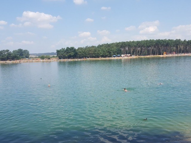 Jezero Lhota - pohled na vodní plochu