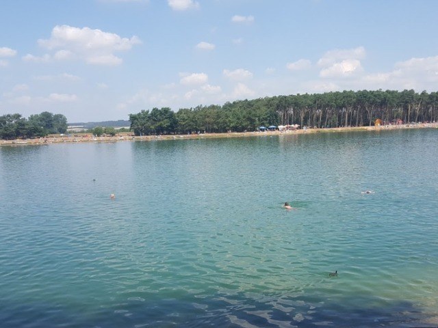 Jezero Lhota - pohled na vodní plochu