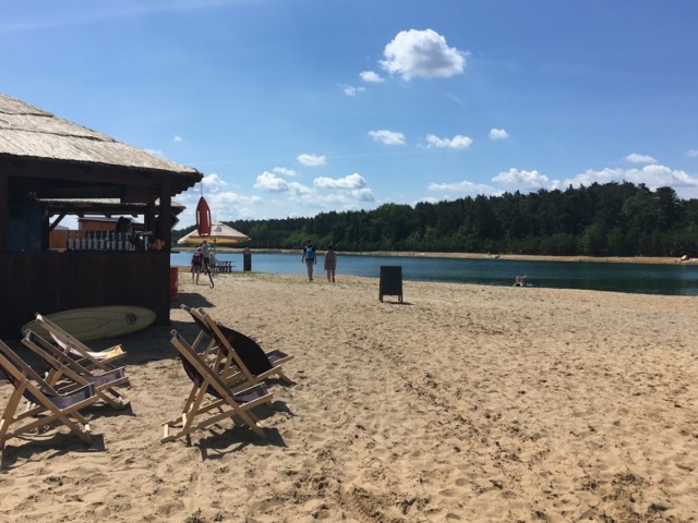 Jezero Konětopy - lehátka pro relax a opalování